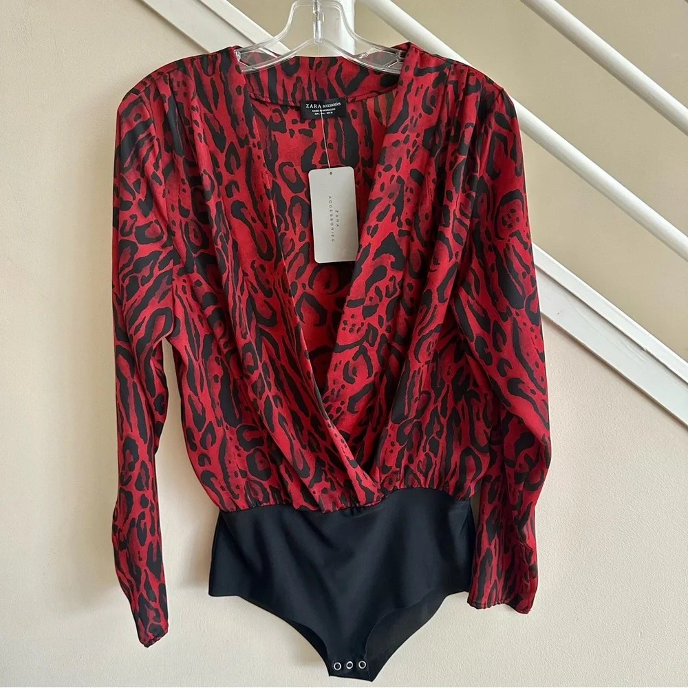 NWT Zara Animal Print Deep V Plunge Draped Wrap Long Sleeve Bodysuit Red Black L - Picture 2 of 16